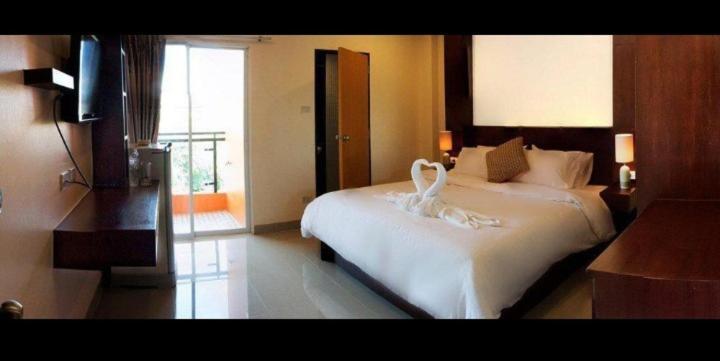 Lucky Inn Residency Pattaya Zimmer foto